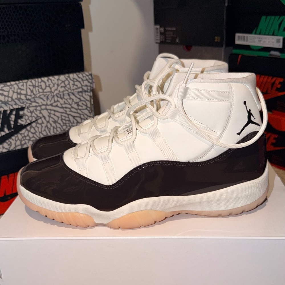 Jordan Athletic Shoes in Cream and Dark Brown
